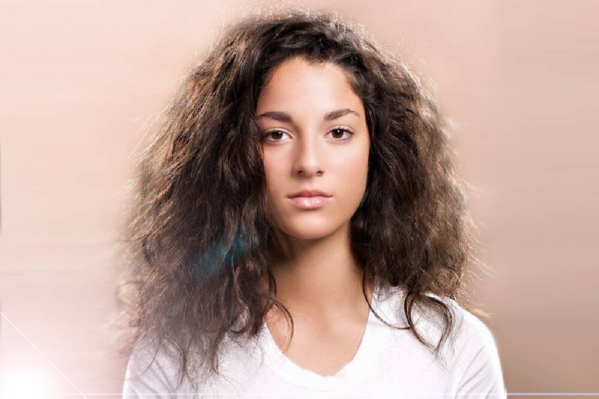 Three Tips To Avoid Frizzy Hair In Summer